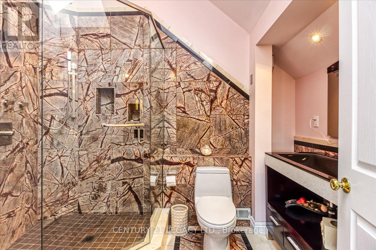 376 Maki Avenue, Greater Sudbury, ON - Indoor Photo Showing Bathroom