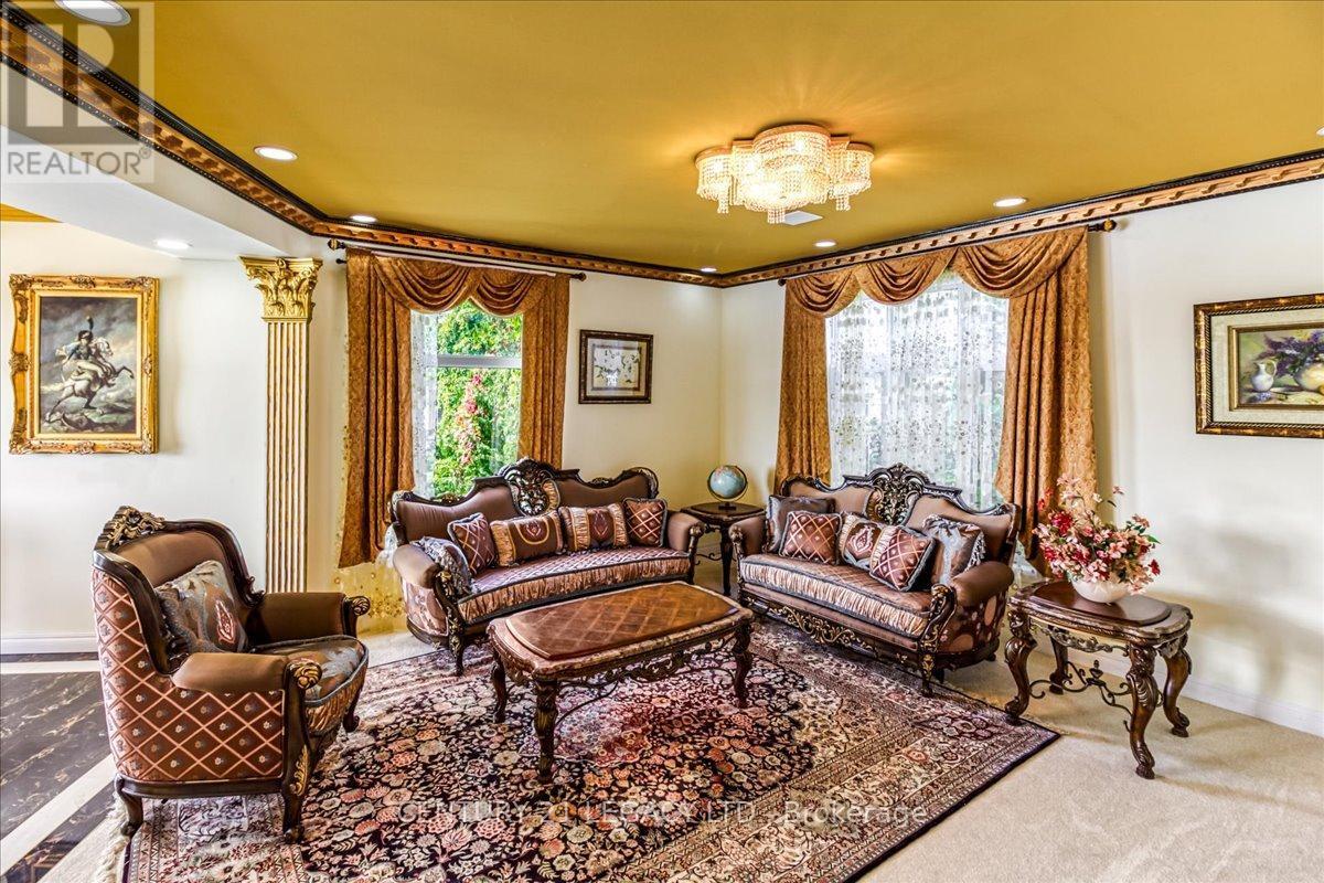 376 Maki Avenue, Greater Sudbury, ON - Indoor Photo Showing Living Room