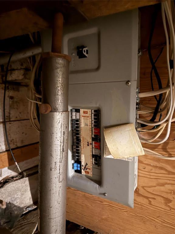 114 6Th Avenue S, Swan River, MB - Indoor Photo Showing Basement
