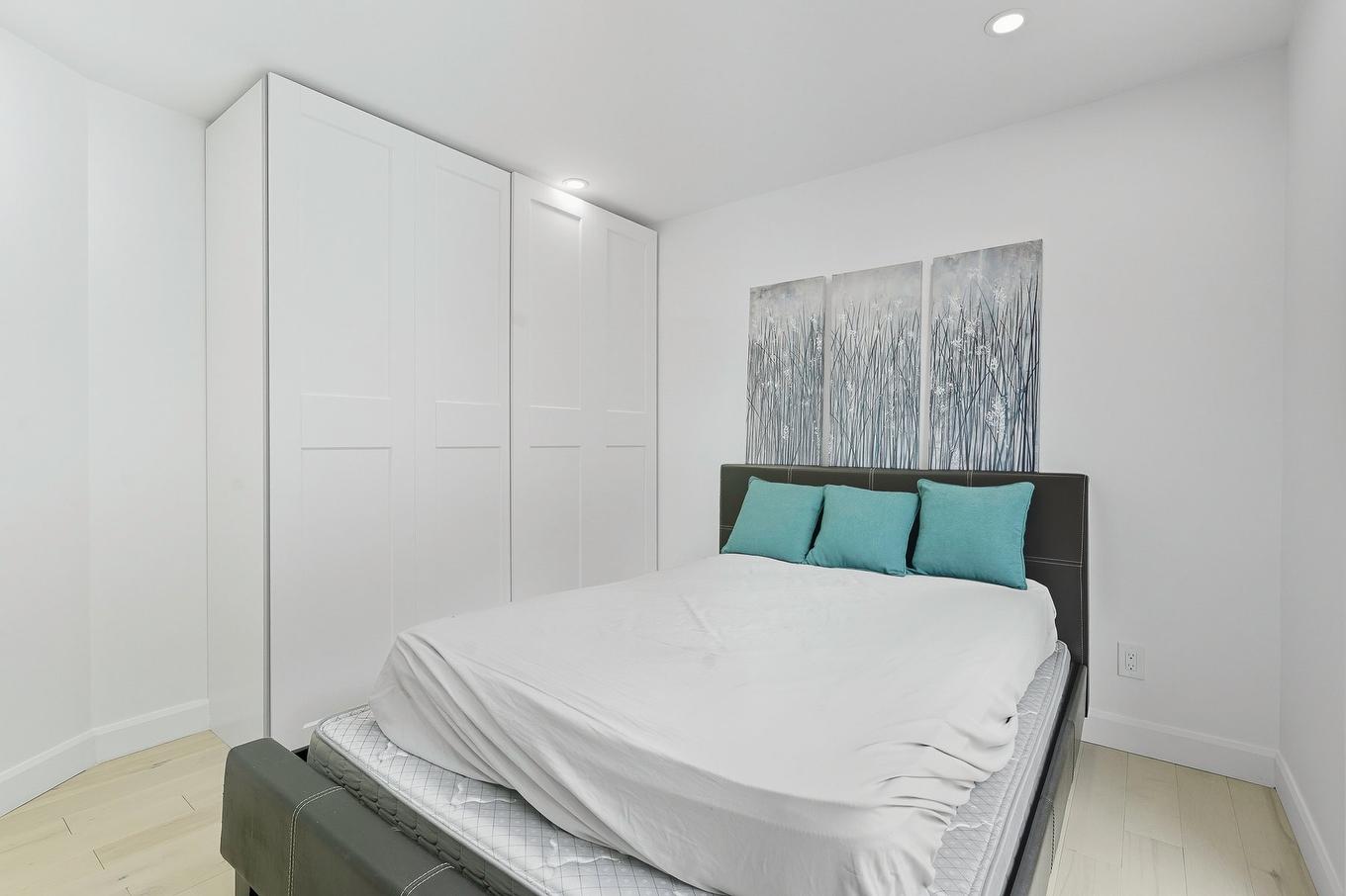 Primary bedroom - 573 Rue Des Mésanges, Saint-Colomban, QC - Indoor Photo Showing Bedroom