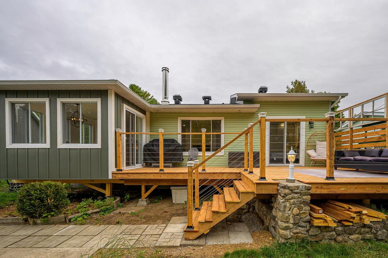 Back facade - 573 Rue Des Mésanges, Saint-Colomban, QC - Outdoor With Deck Patio Veranda