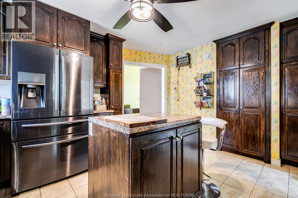 1833 St. Luke, Windsor, ON - Indoor Photo Showing Kitchen