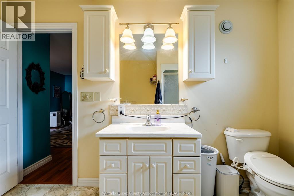 1833 St. Luke, Windsor, ON - Indoor Photo Showing Bathroom