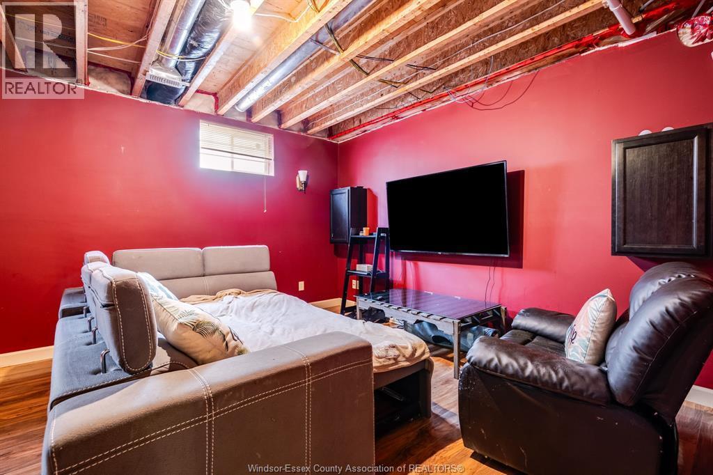 1833 St. Luke, Windsor, ON - Indoor