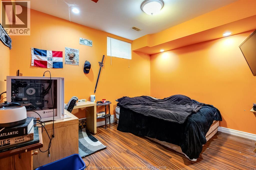 1833 St. Luke, Windsor, ON - Indoor Photo Showing Bedroom