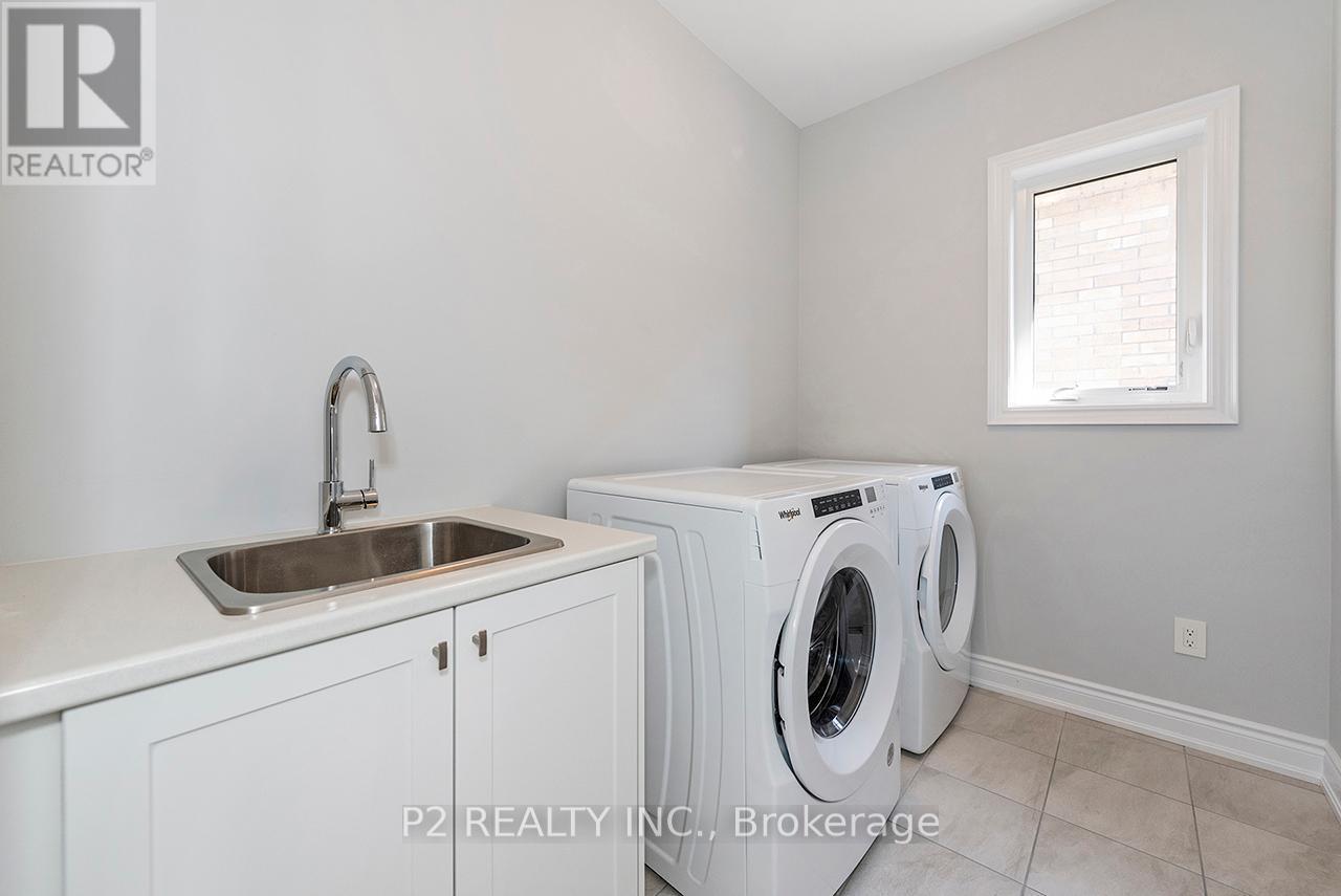 8 Wild Ginger Lane, Springwater, ON - Indoor Photo Showing Laundry Room