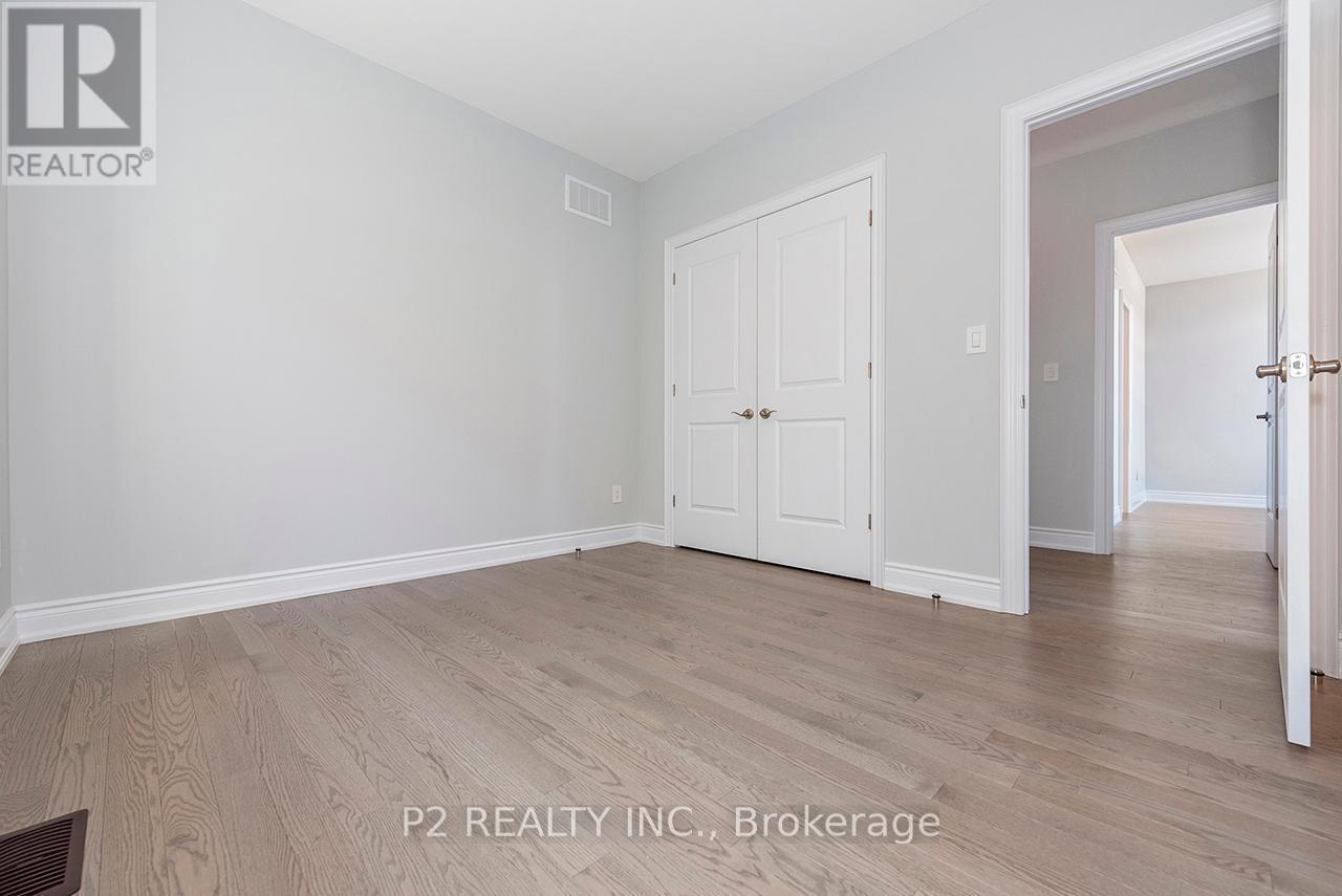 8 Wild Ginger Lane, Springwater, ON - Indoor Photo Showing Other Room