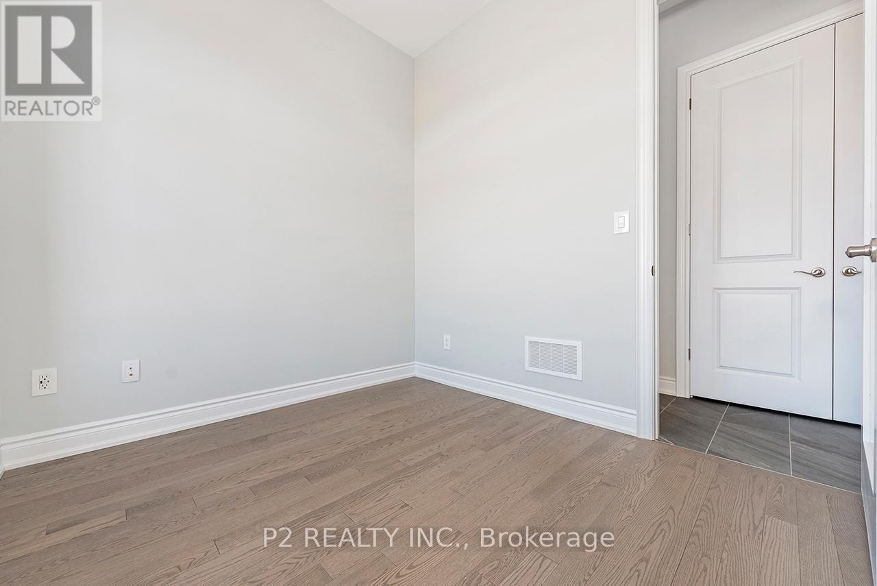 8 Wild Ginger Lane, Springwater, ON - Indoor Photo Showing Other Room