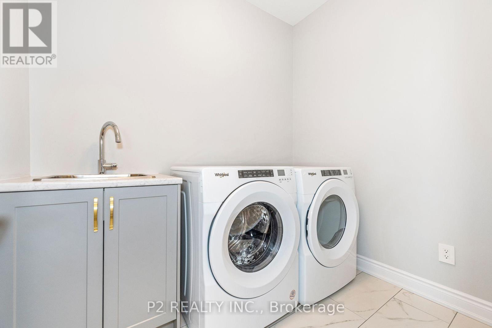 2 Wild Ginger Lane, Springwater, ON - Indoor Photo Showing Laundry Room