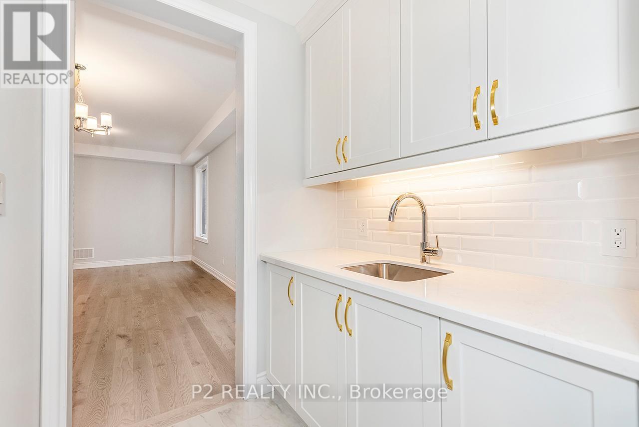 4 Wild Ginger Lane, Springwater, ON - Indoor Photo Showing Kitchen