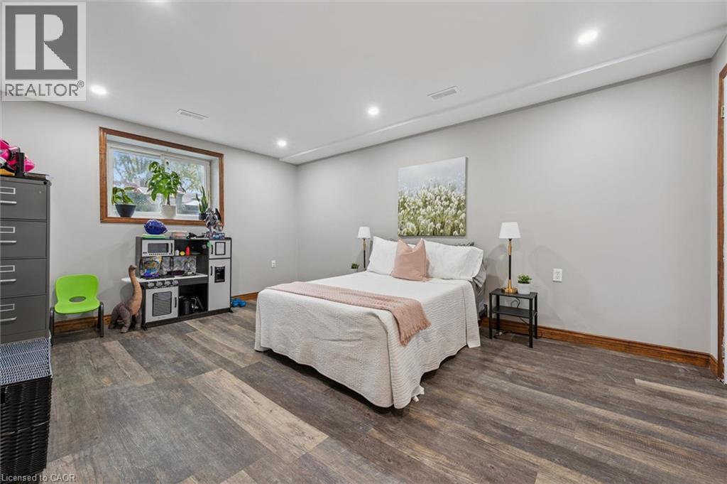 10 Northwood Crescent, Guelph, ON - Indoor Photo Showing Bedroom