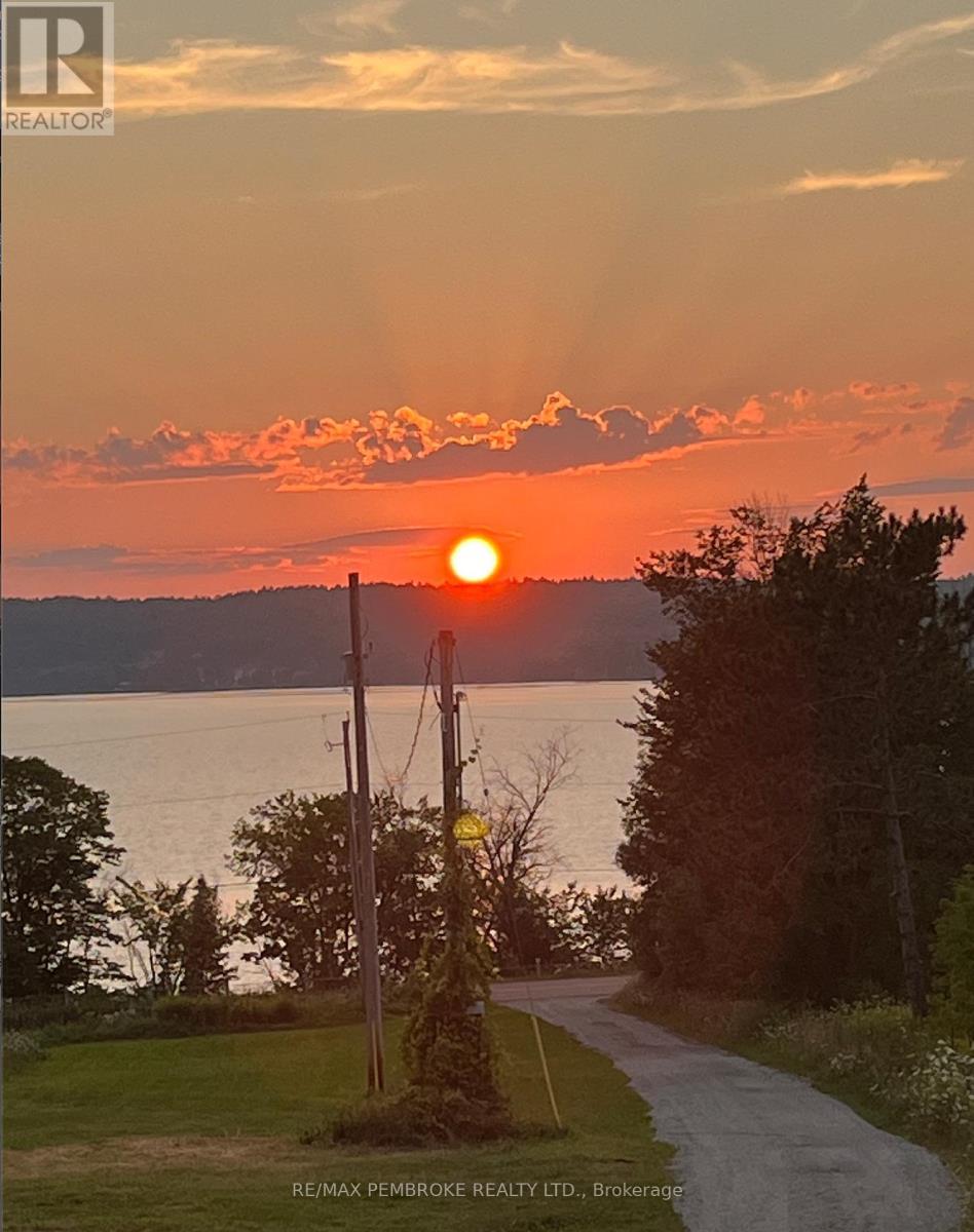 36752 41 Highway, North Algona Wilberforce, ON - Outdoor With Body Of Water With View