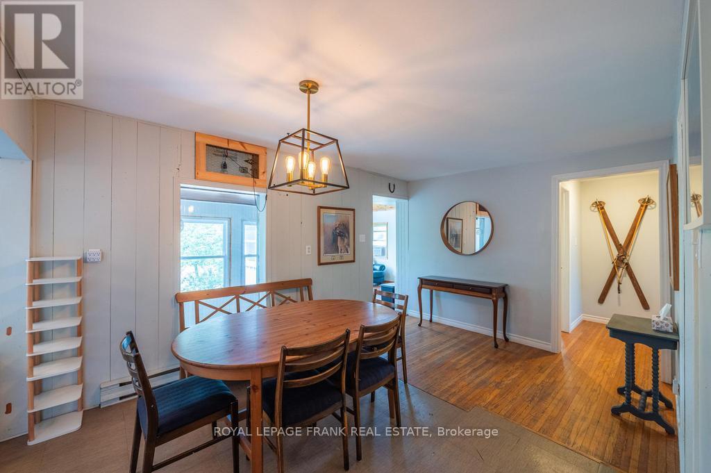 48 Fire Route 81, Trent Lakes, ON - Indoor Photo Showing Dining Room