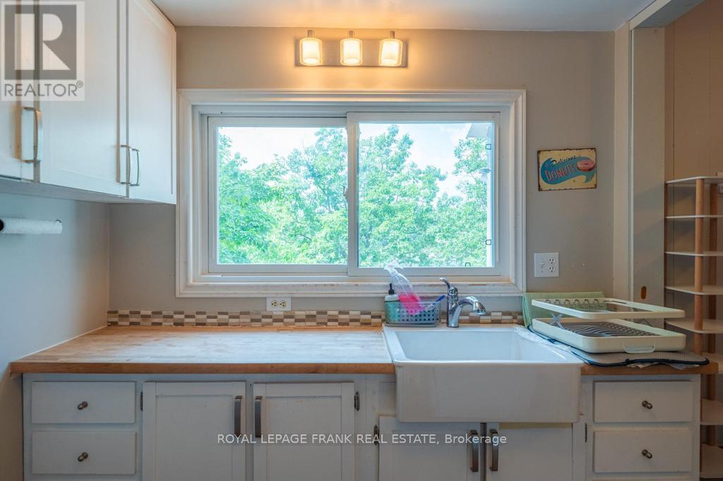 48 Fire Route 81, Trent Lakes, ON - Indoor