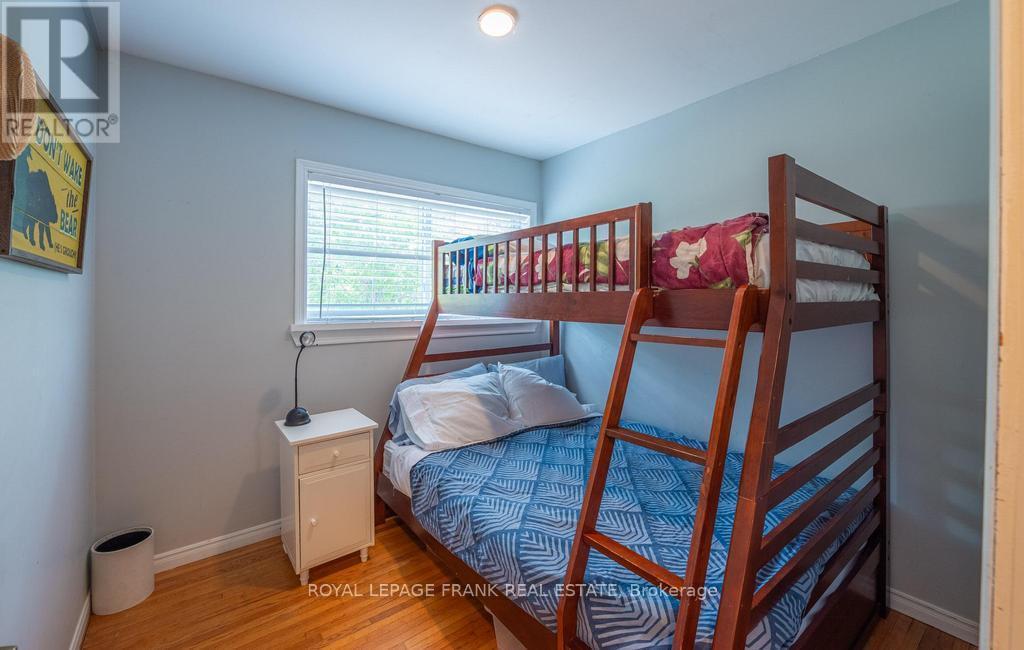 48 Fire Route 81, Trent Lakes, ON - Indoor Photo Showing Bedroom