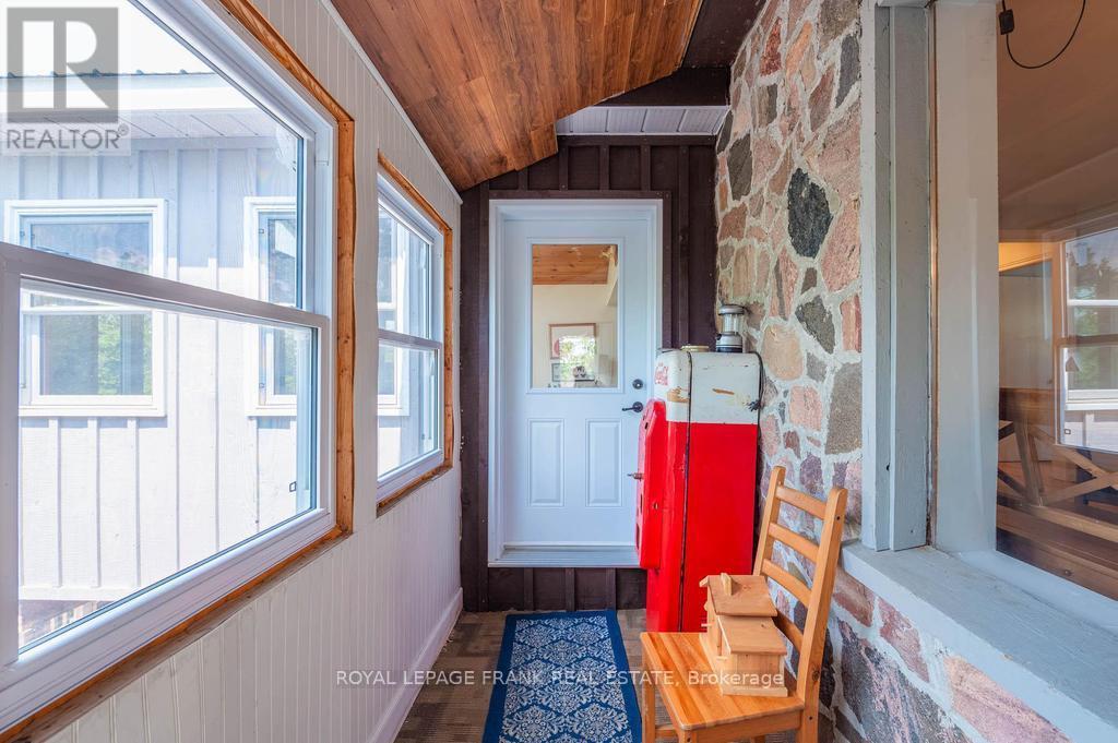 48 Fire Route 81, Trent Lakes, ON - Indoor Photo Showing Other Room