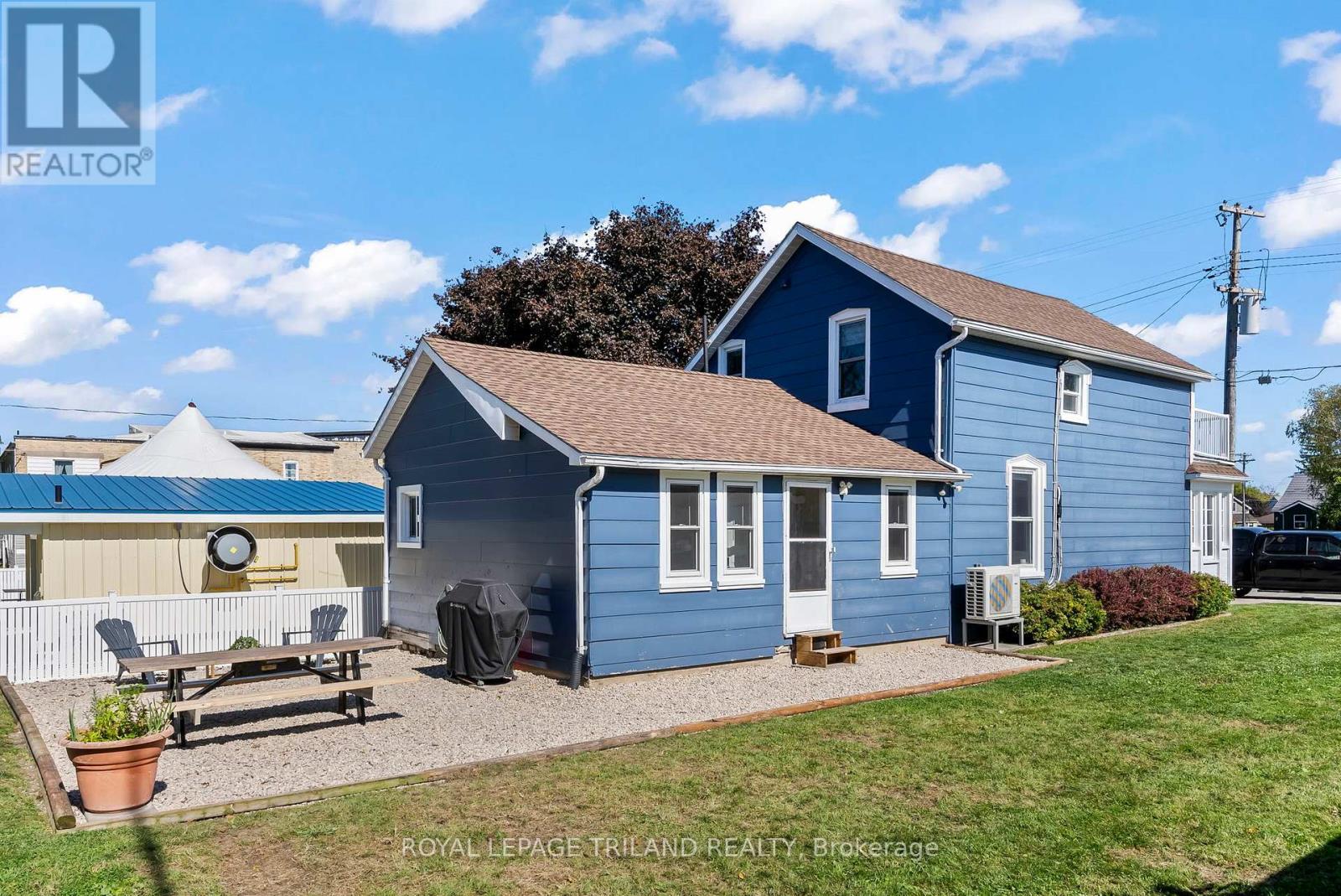 Back patio & side entry - 71 Huron Street, Huron-Kinloss, ON - Outdoor