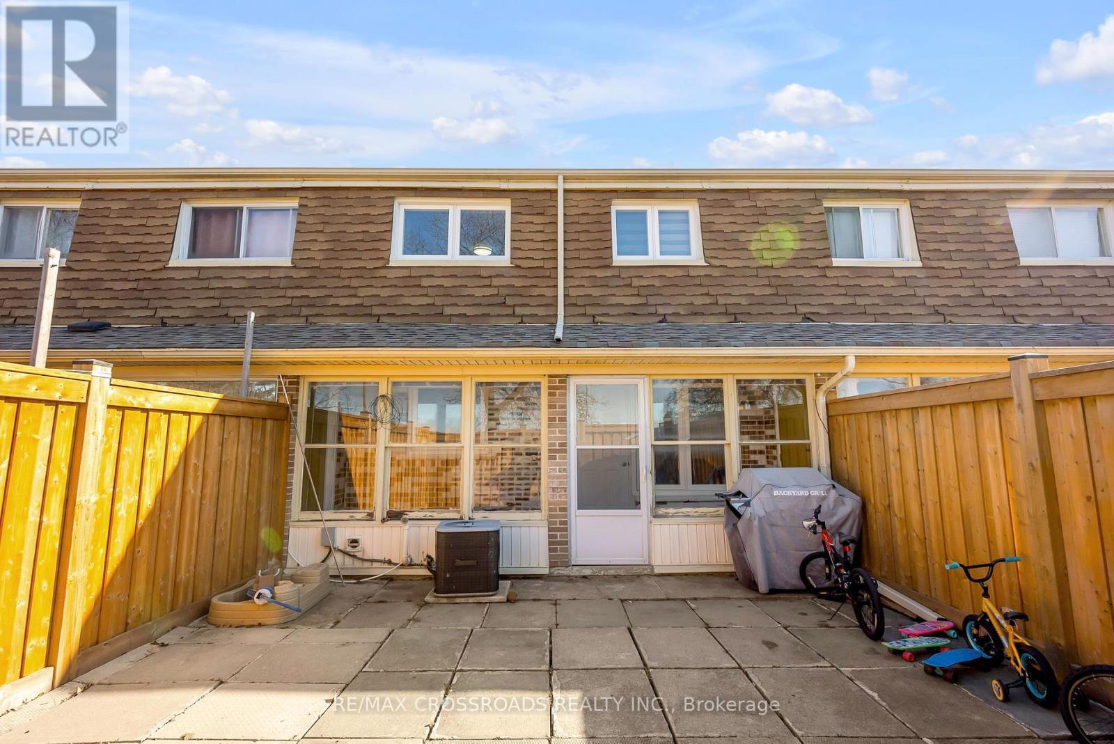 12 - 7450 Darcel Avenue, Mississauga, ON - Outdoor