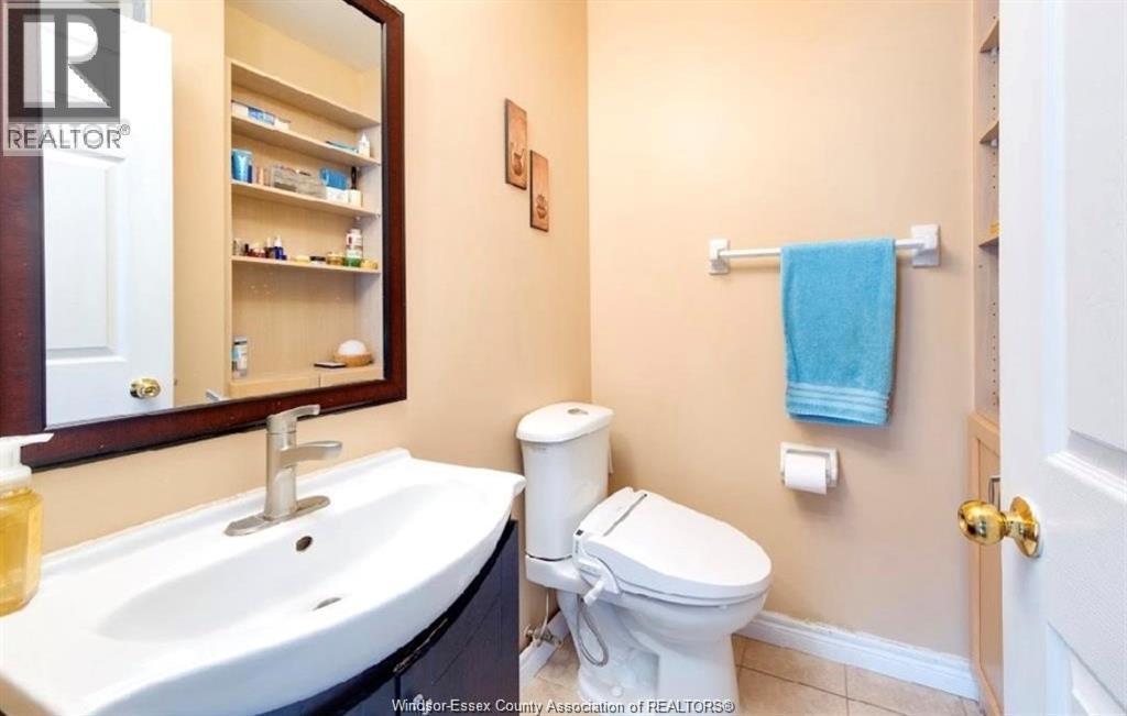 4316 Golfcourse Crescent Unit# Upper, Windsor, ON - Indoor Photo Showing Bathroom