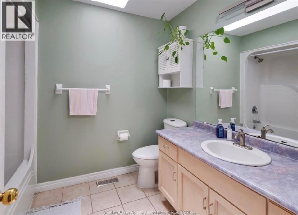 4316 Golfcourse Crescent Unit# Upper, Windsor, ON - Indoor Photo Showing Bathroom