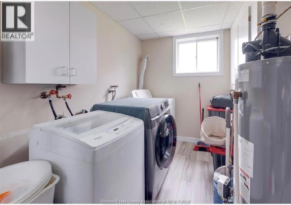 4316 Golfcourse Crescent Unit# Upper, Windsor, ON - Indoor Photo Showing Laundry Room