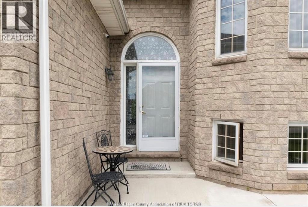 4316 Golfcourse Crescent Unit# Upper, Windsor, ON - Outdoor With Exterior