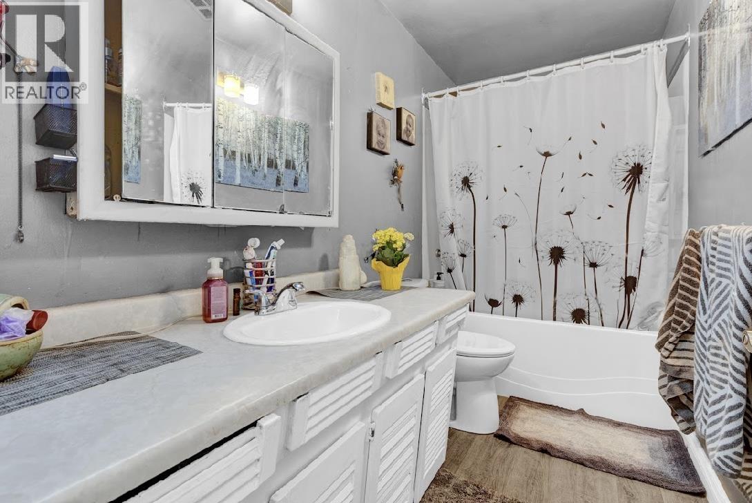 169 Aitken Crescent, Prince George, BC - Indoor Photo Showing Bathroom