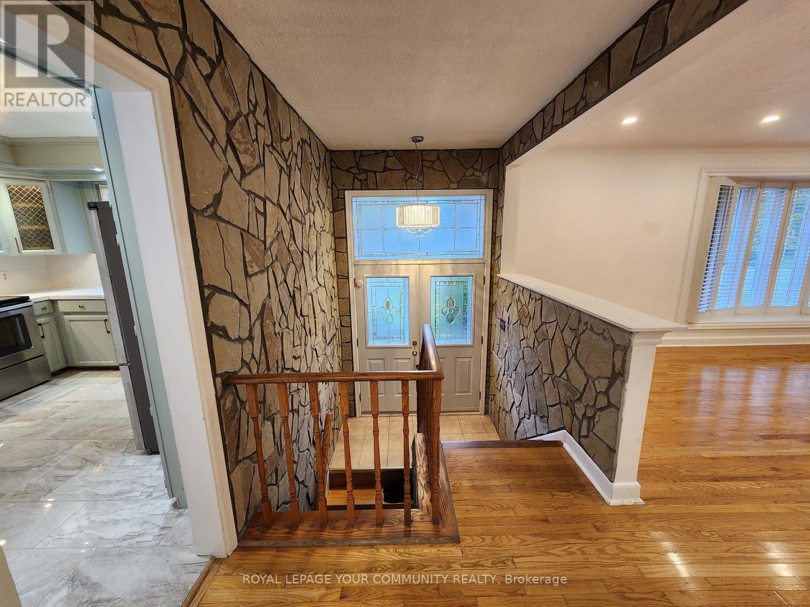 394 Paliser Crescent N, Richmond Hill, ON - Indoor Photo Showing Other Room