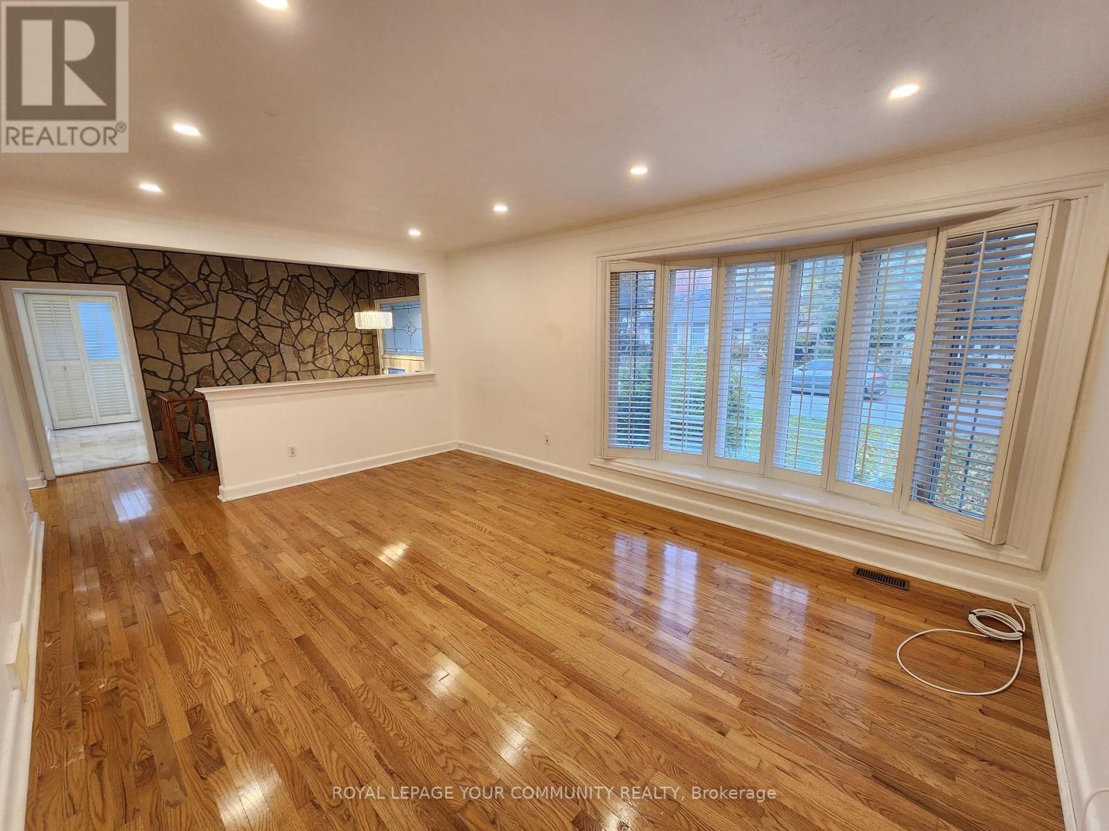 394 Paliser Crescent N, Richmond Hill, ON - Indoor Photo Showing Other Room