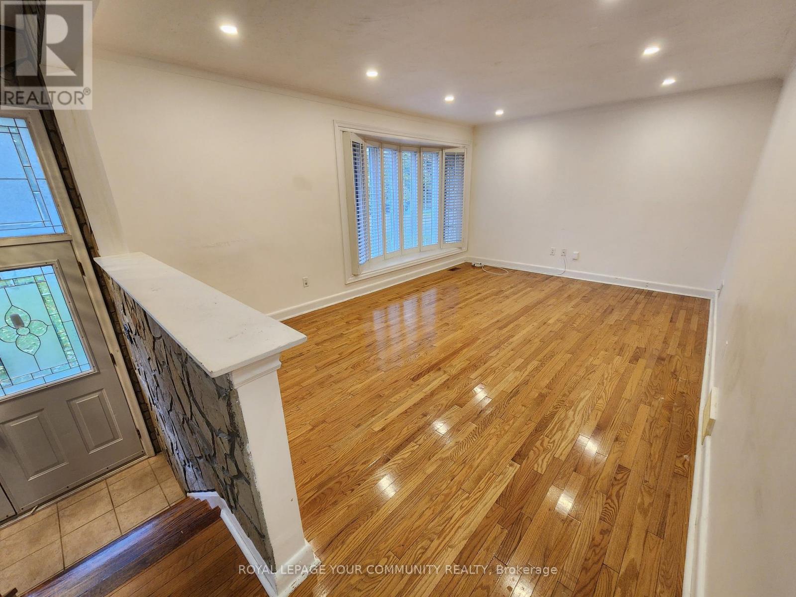 394 Paliser Crescent N, Richmond Hill, ON - Indoor Photo Showing Other Room