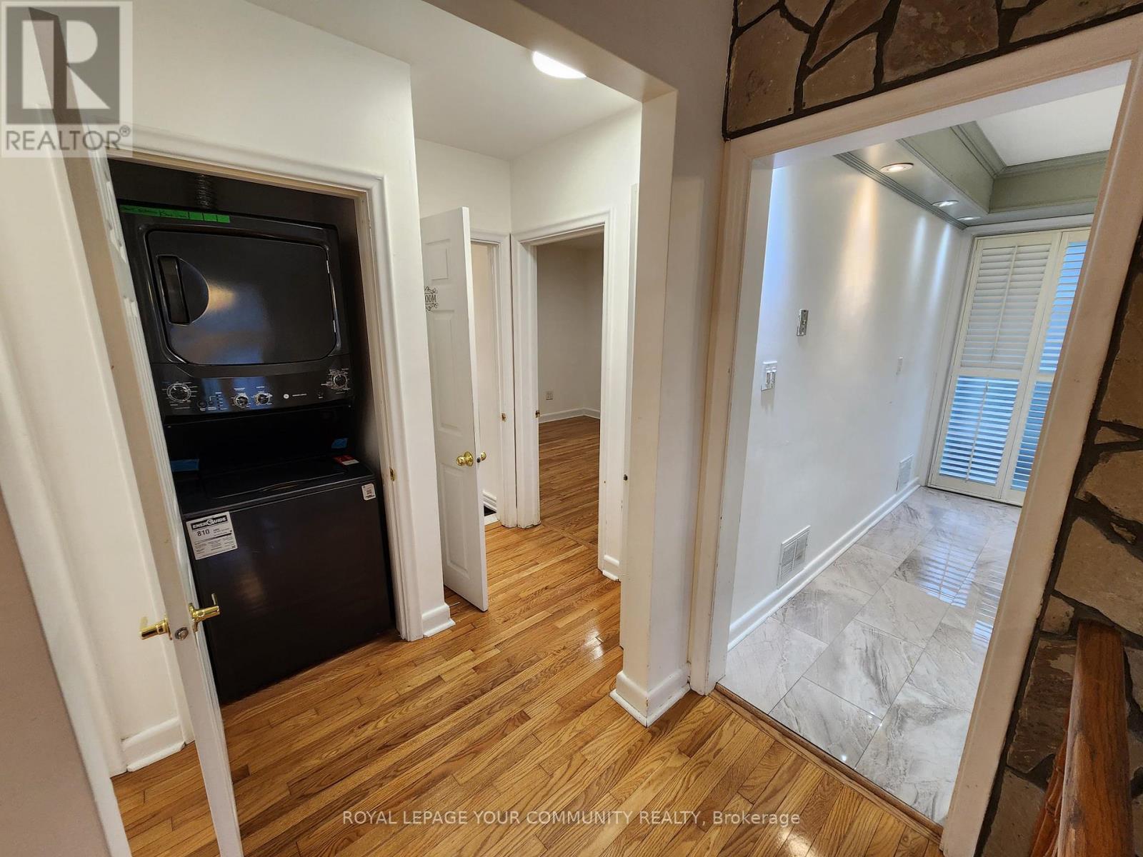 394 Paliser Crescent N, Richmond Hill, ON - Indoor Photo Showing Other Room