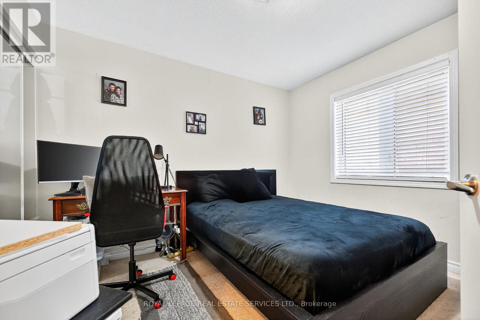 32 Celano Drive, Hamilton, ON - Indoor Photo Showing Bedroom