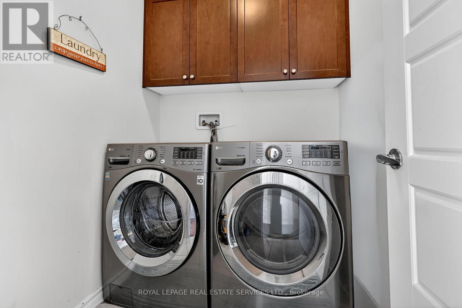 32 Celano Drive, Hamilton, ON - Indoor Photo Showing Laundry Room