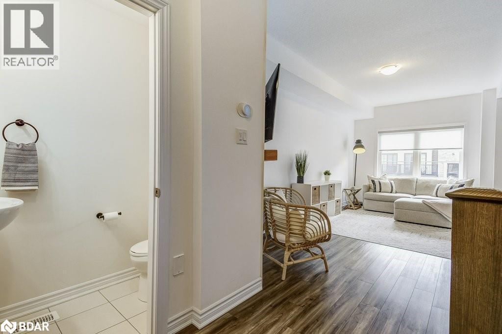 383 Dundas Street E Unit# 34, Waterdown, ON - Indoor Photo Showing Living Room