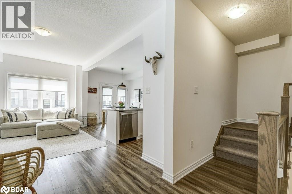 383 Dundas Street E Unit# 34, Waterdown, ON - Indoor Photo Showing Living Room