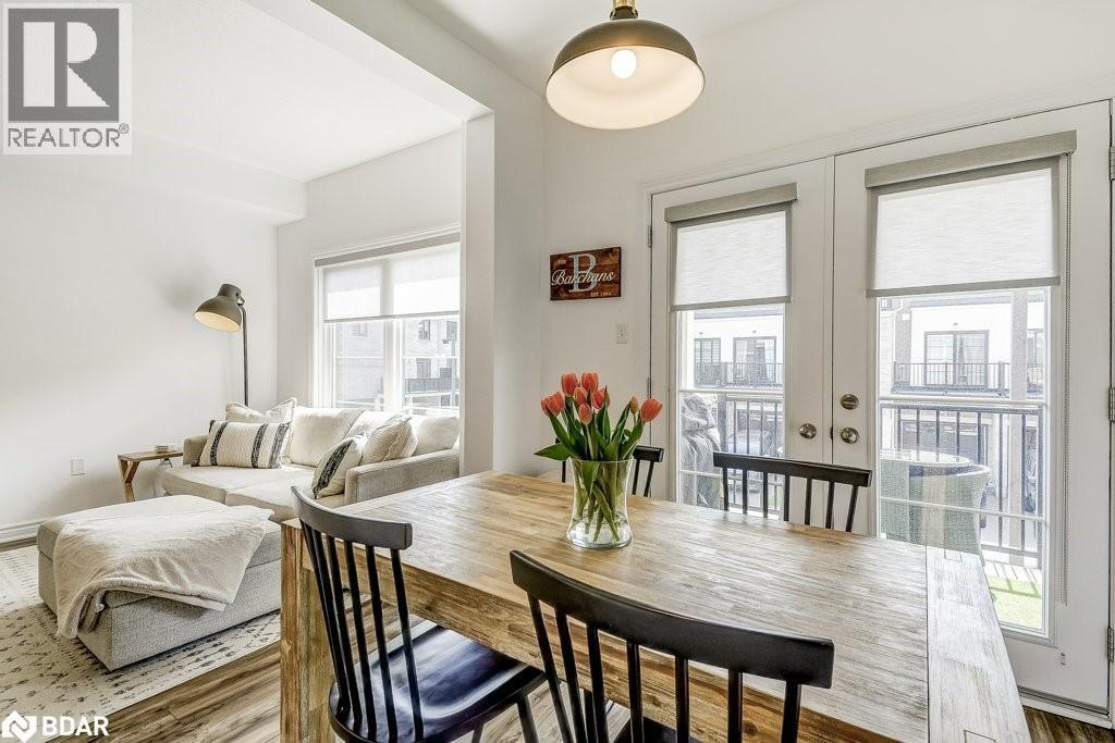 383 Dundas Street E Unit# 34, Waterdown, ON - Indoor Photo Showing Dining Room