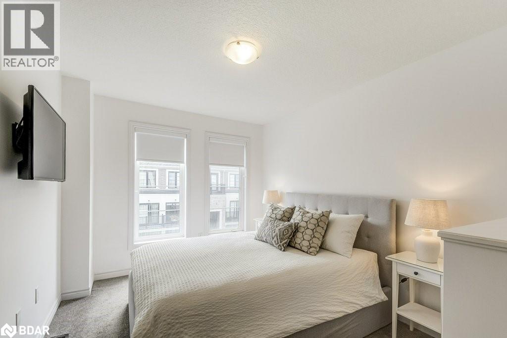 383 Dundas Street E Unit# 34, Waterdown, ON - Indoor Photo Showing Bedroom