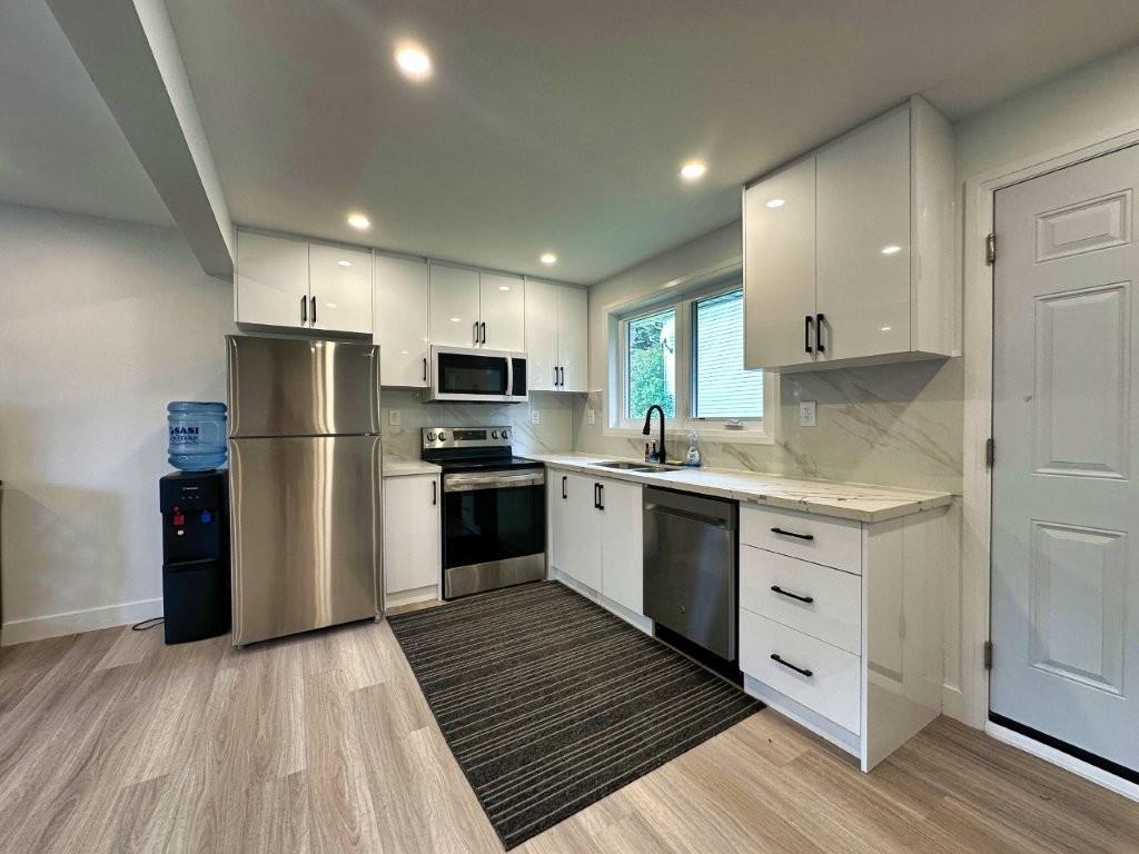 64 Parkway Place, Terrace Bay, ON - Indoor Photo Showing Kitchen With Double Sink