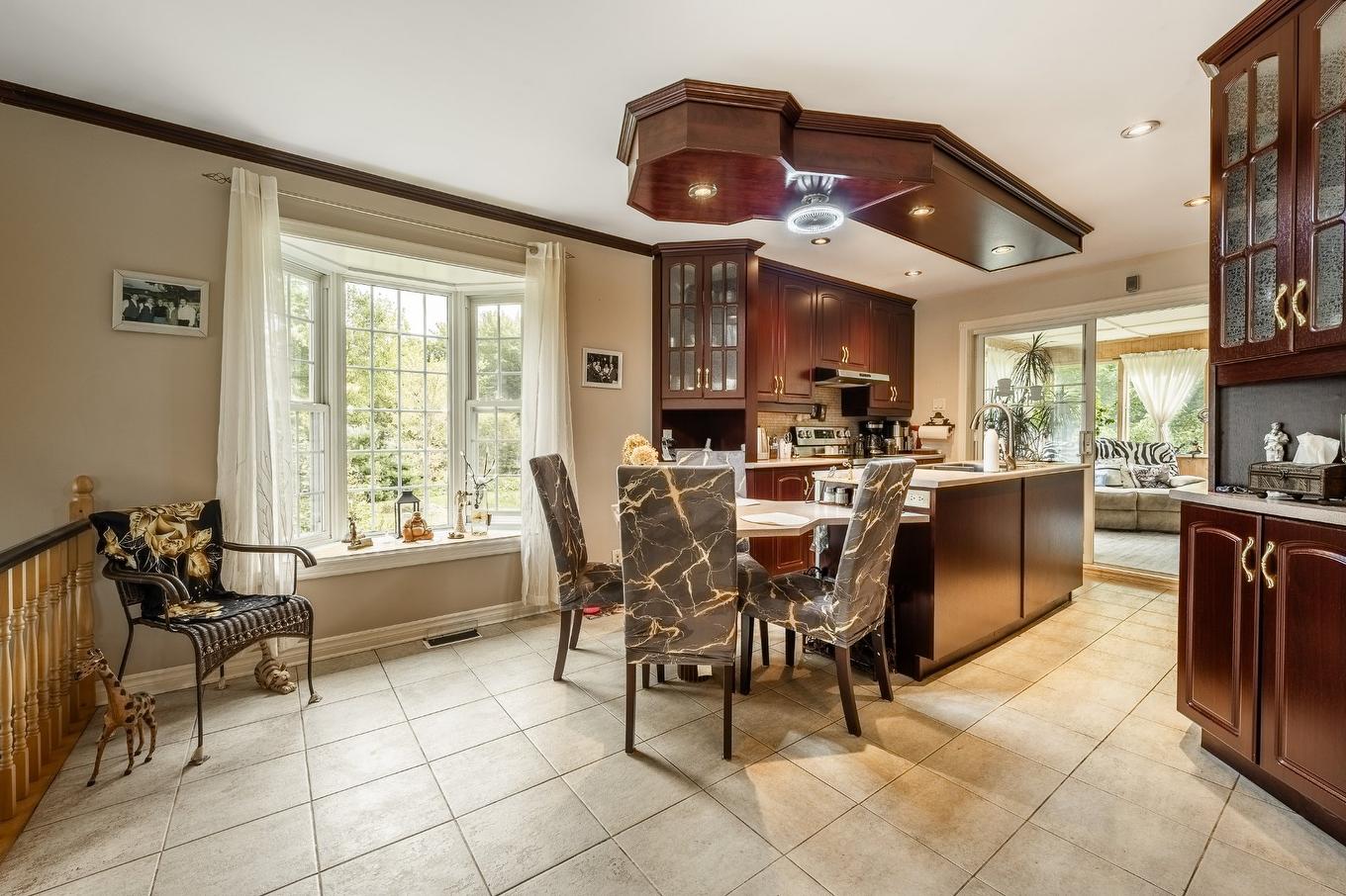 Cuisine - 943 Rue De La Roche, Granby, QC - Indoor Photo Showing Dining Room