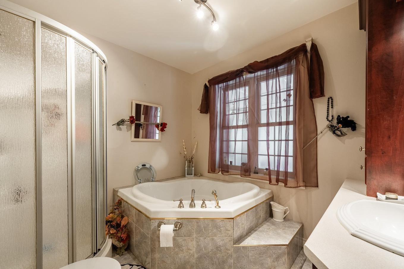 Salle de bains - 943 Rue De La Roche, Granby, QC - Indoor Photo Showing Bathroom
