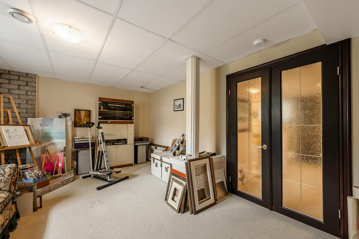 Salle familiale - 943 Rue De La Roche, Granby, QC - Indoor