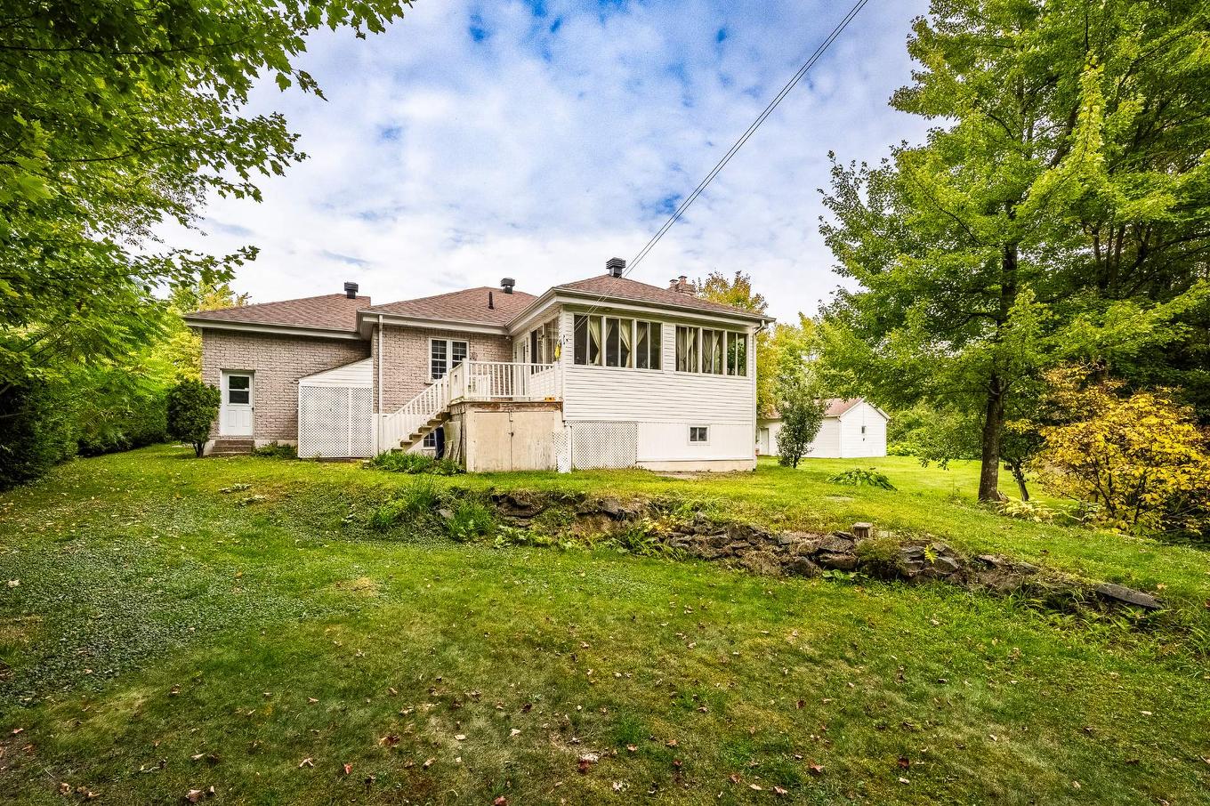 Cour - 943 Rue De La Roche, Granby, QC - Outdoor