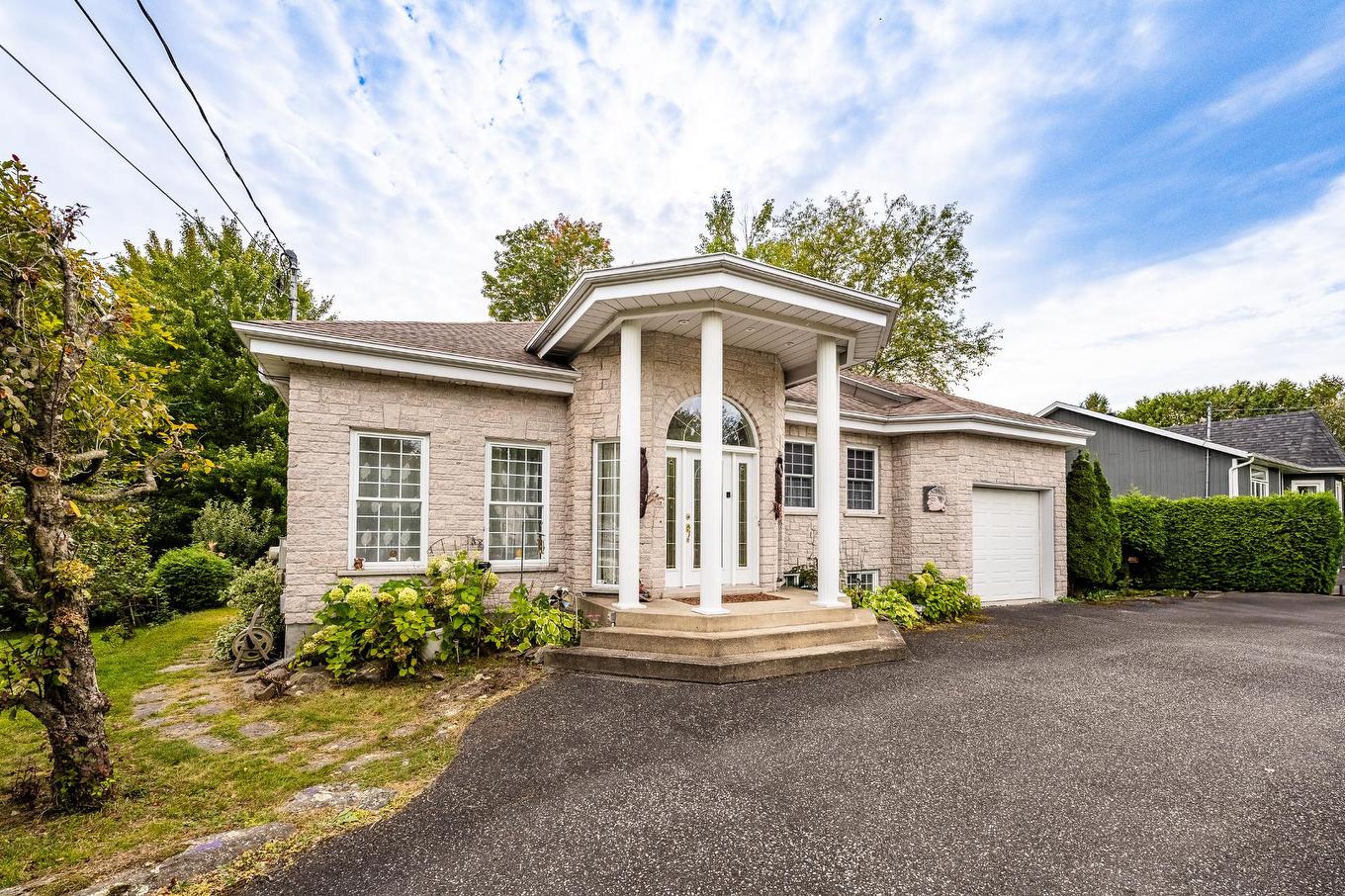 Façade - 943 Rue De La Roche, Granby, QC - Outdoor