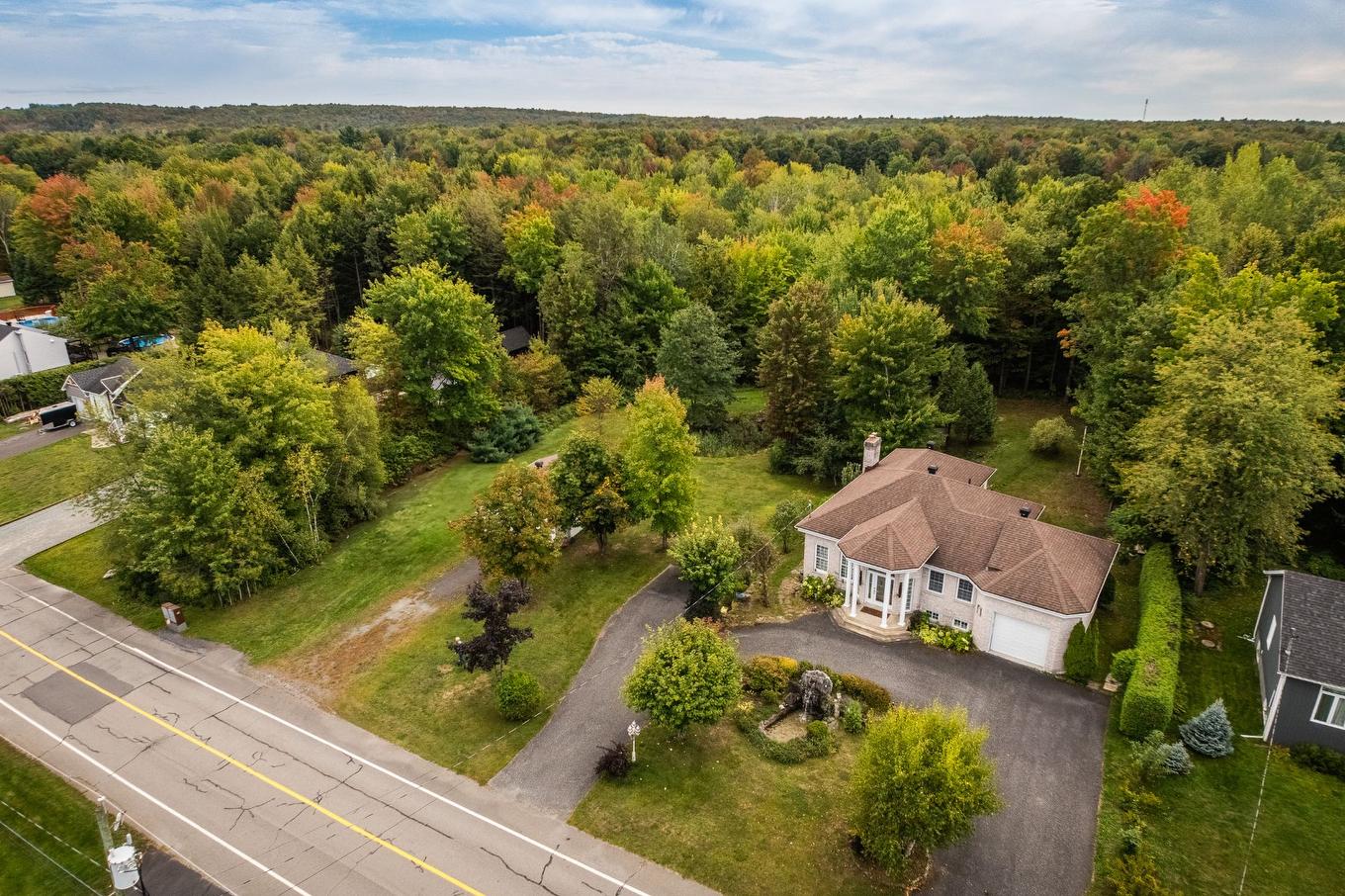Photo aérienne - 943 Rue De La Roche, Granby, QC - Outdoor With View