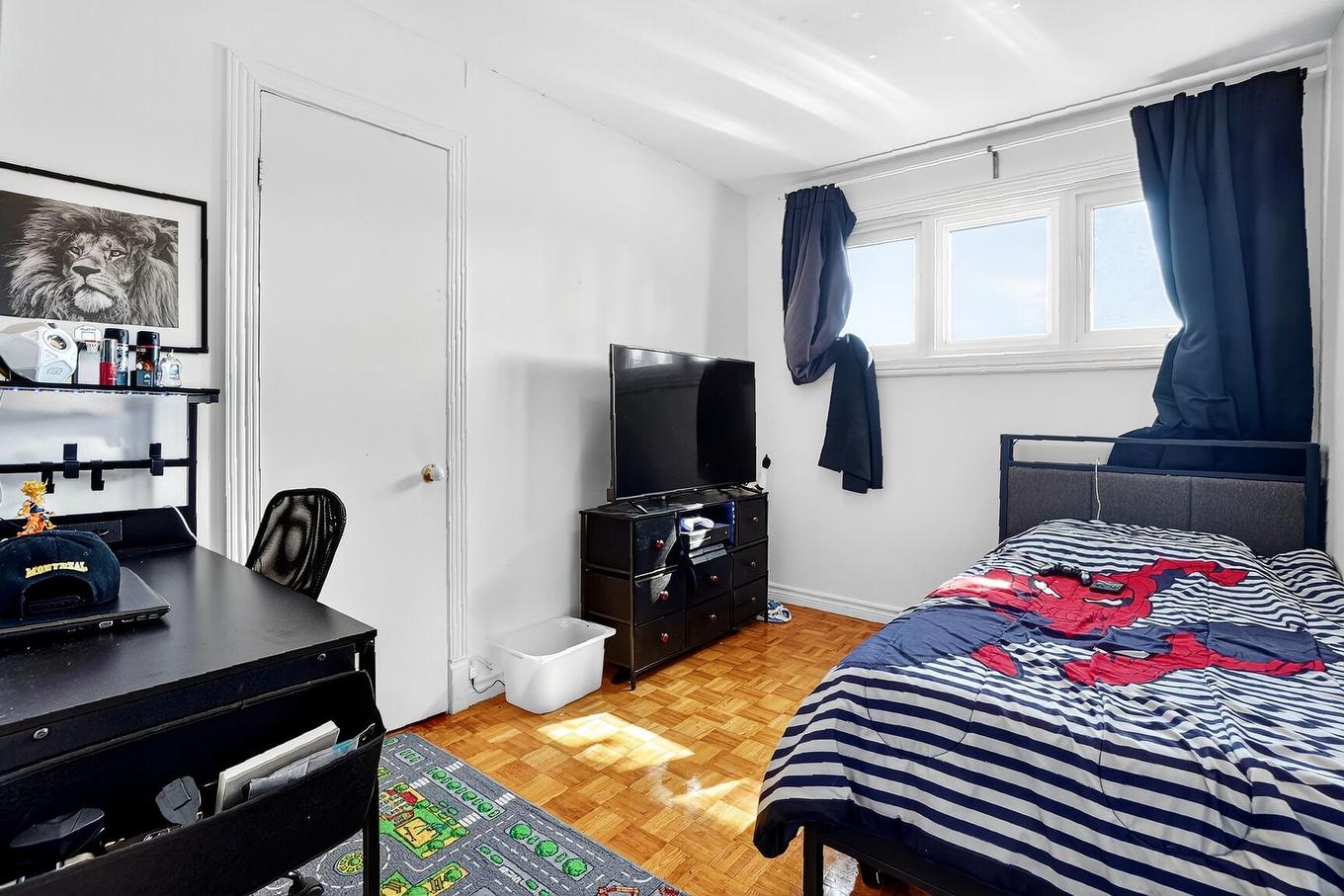 Bedroom - 3670 Rue Labrosse, Longueuil (Saint-Hubert), QC - Indoor Photo Showing Bedroom