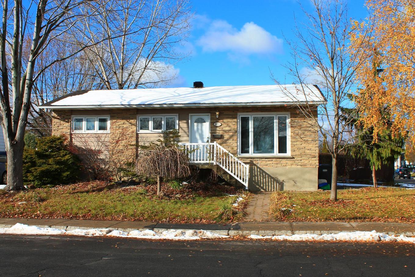 Frontage - 3670 Rue Labrosse, Longueuil (Saint-Hubert), QC - Outdoor