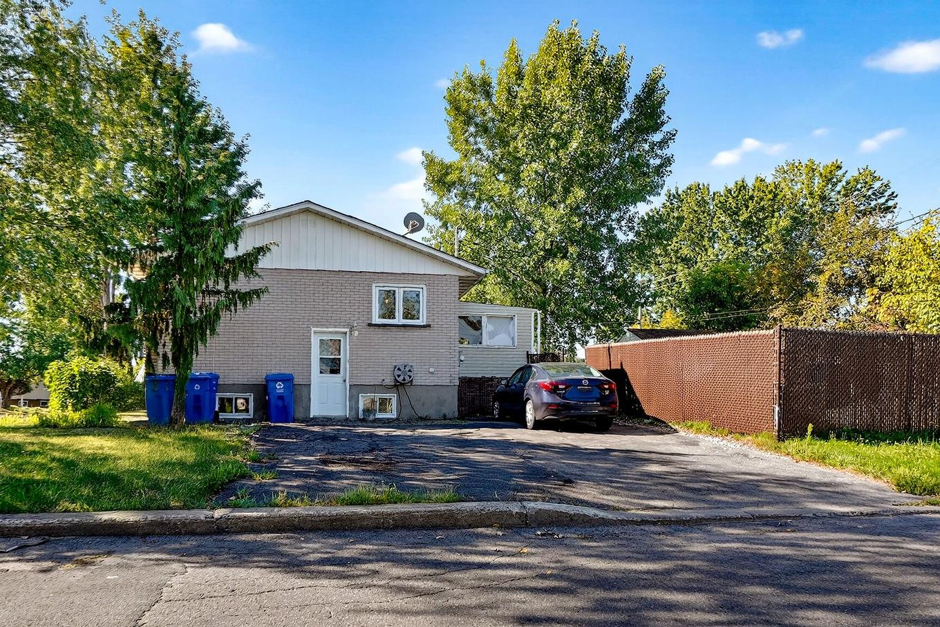 Other - 3670 Rue Labrosse, Longueuil (Saint-Hubert), QC - Outdoor