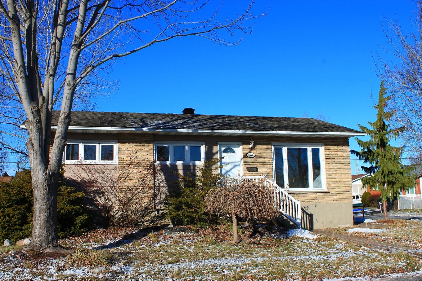 Frontage - 3670 Rue Labrosse, Longueuil (Saint-Hubert), QC - Outdoor