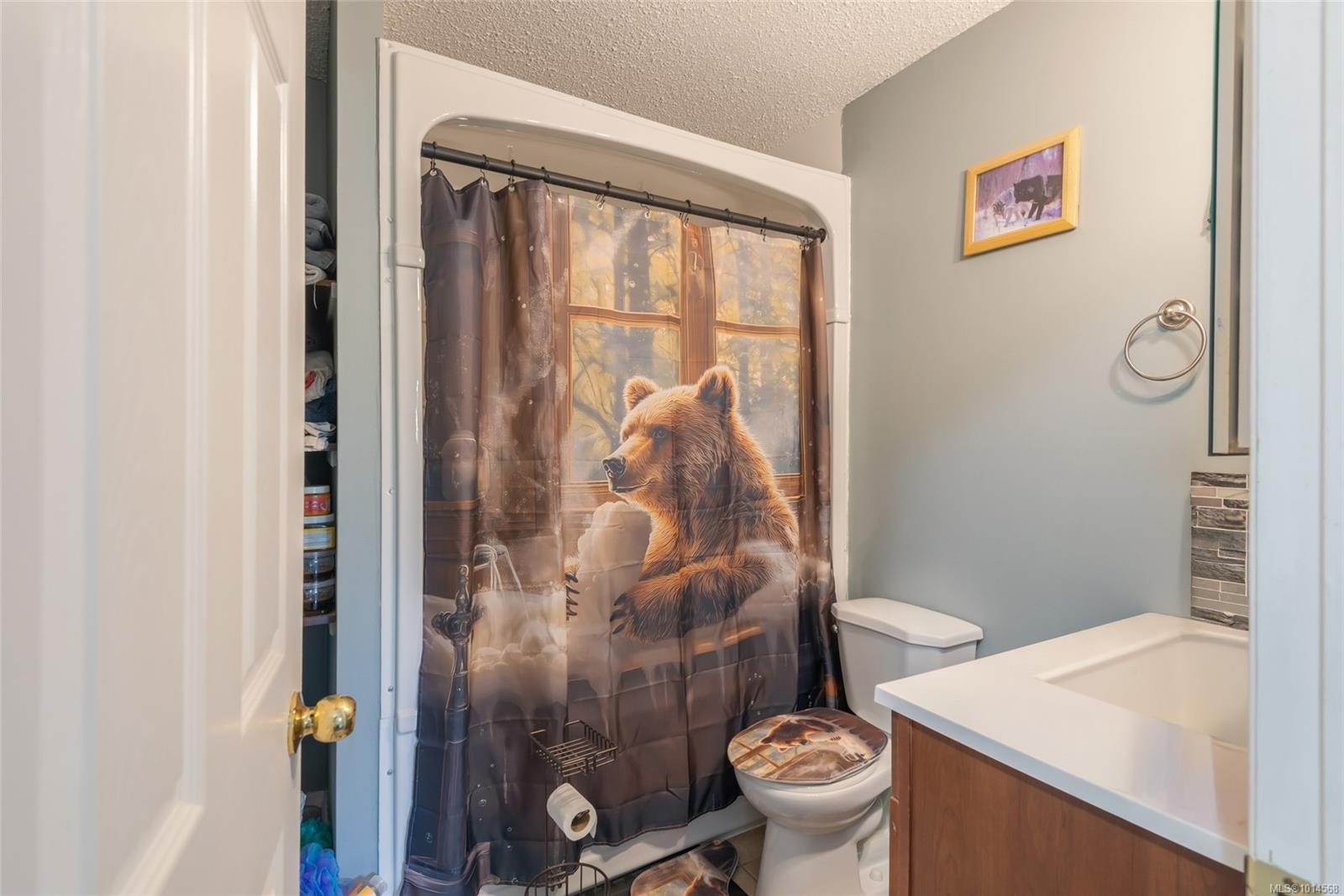 2595 2Nd Ave, Port Alberni, BC - Indoor Photo Showing Bathroom