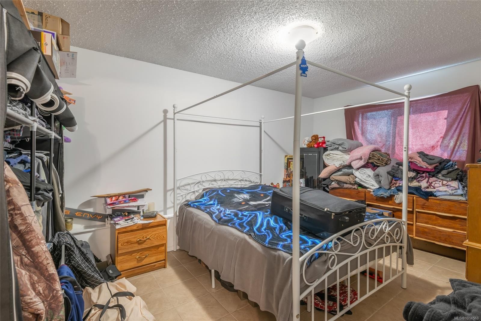 2595 2Nd Ave, Port Alberni, BC - Indoor Photo Showing Bedroom